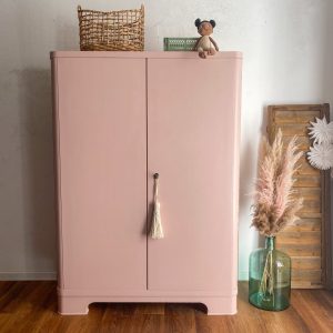 Stella – entzückender Kinderschrank