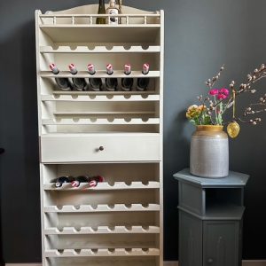 Vinum – chices und platzsparendes Weinregal